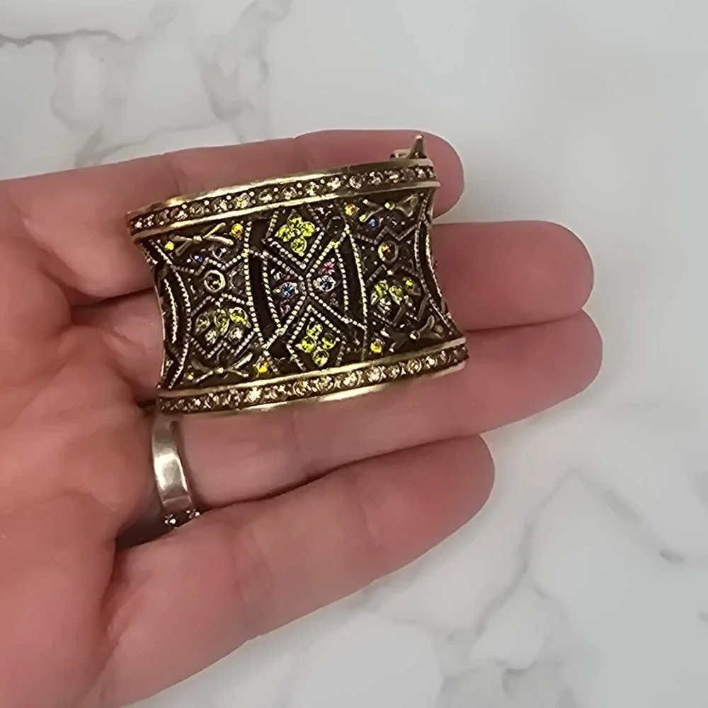 Rare Heidi Daus Signed Crystal Scarf Ring Buckle Hinged Art Deco Gold Tone